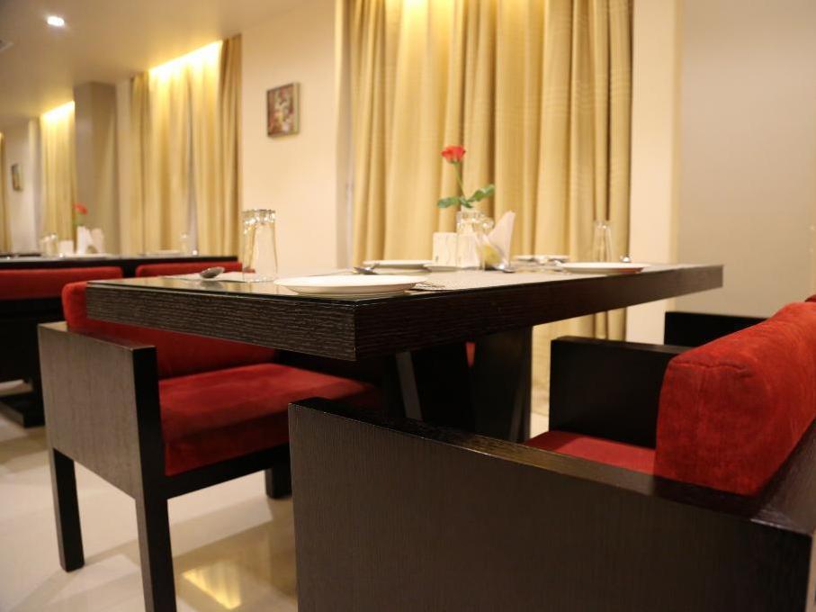 Sara Regency Hotel Kumbakonam Kültér fotó