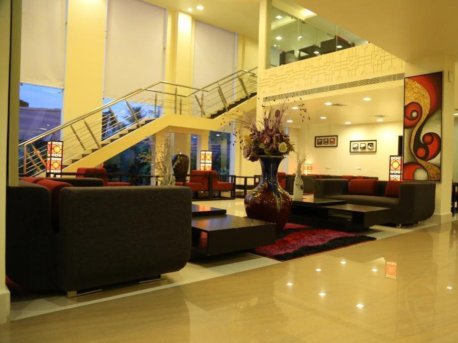 Sara Regency Hotel Kumbakonam Kültér fotó