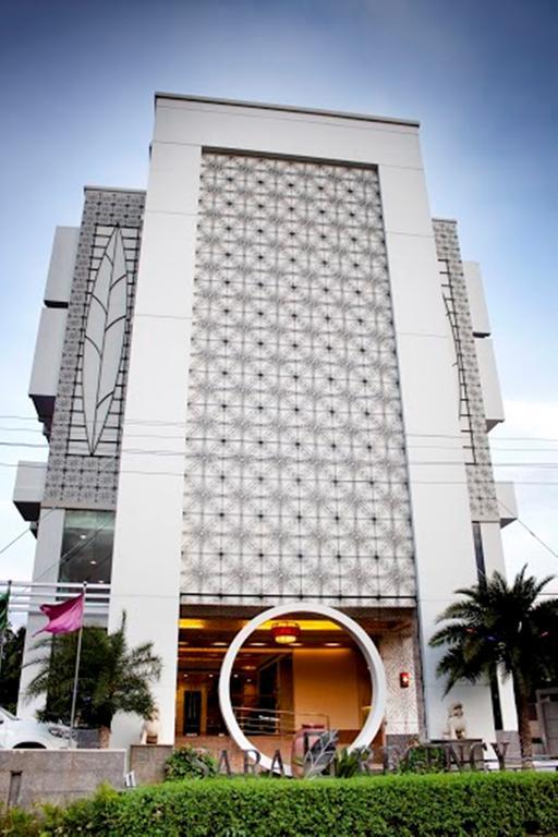 Sara Regency Hotel Kumbakonam Kültér fotó