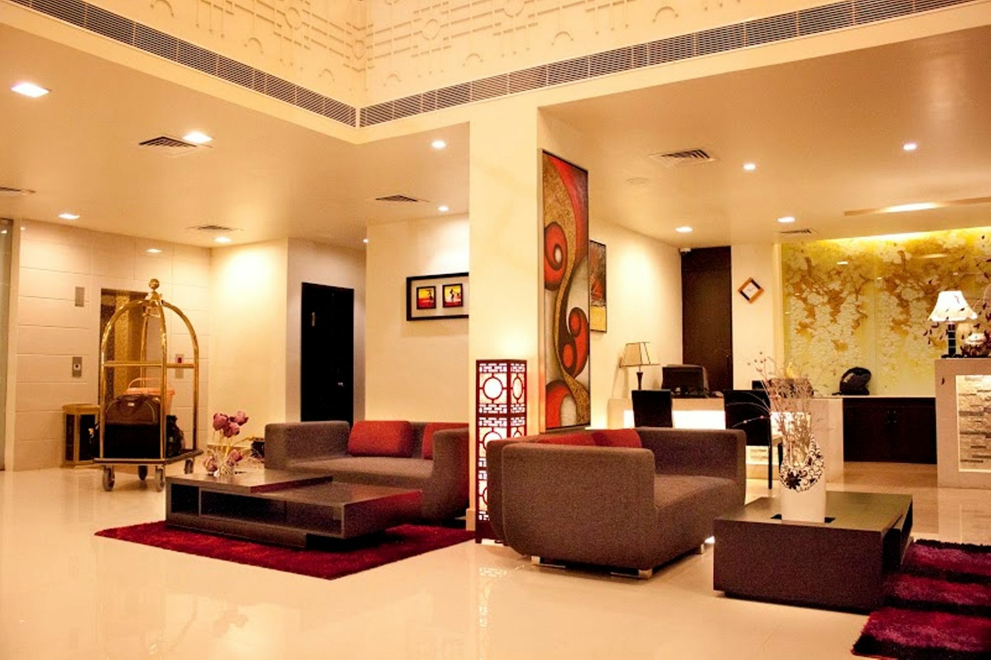 Sara Regency Hotel Kumbakonam Kültér fotó